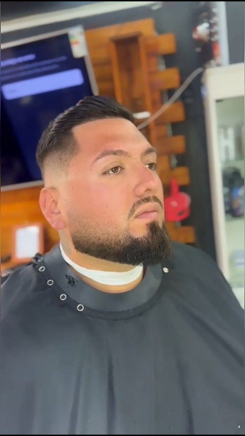 Corte + barba en Tony Barber, Rengo